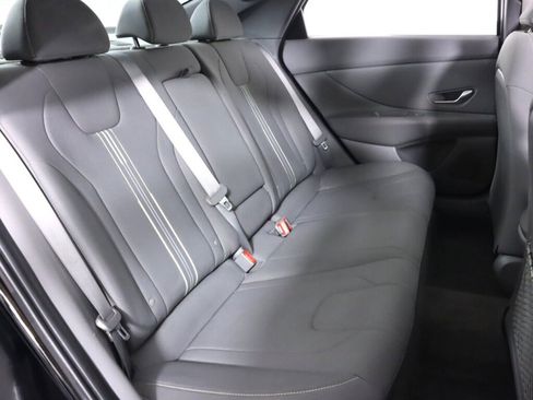 Used 2022 Hyundai Elantra SEL w/ Convenience + Premium Package FWD image 35