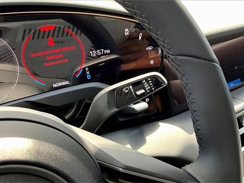 New 2025 Porsche Taycan image 36