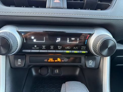 Used 2025 Toyota RAV4 LE AWD/4WD image 19