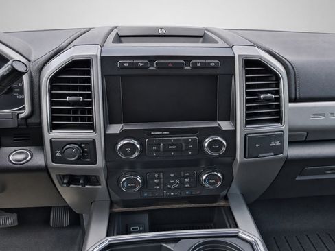Used 2019 Ford F250 Lariat w/ Lariat Ultimate Package AWD/4WD image 21