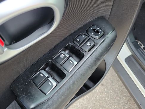 Used 2018 Kia Soul image 20