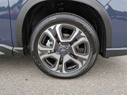 New 2025 Subaru Ascent Limited image 11