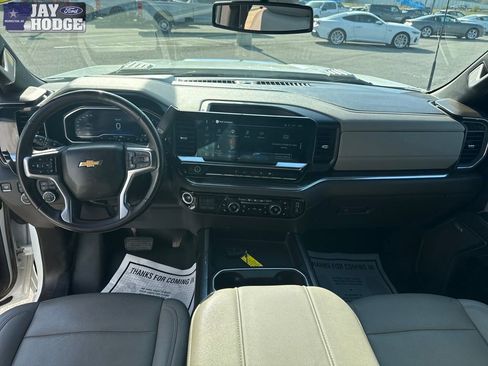 Used 2024 Chevrolet Silverado 2500 LTZ w/ LTZ Convenience Package AWD/4WD image 16