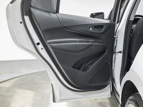 Used 2021 Chevrolet Equinox LT image 27