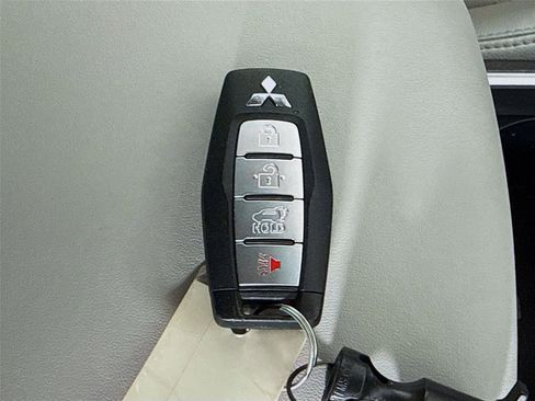 Used 2023 Mitsubishi Outlander SEL FWD image 22