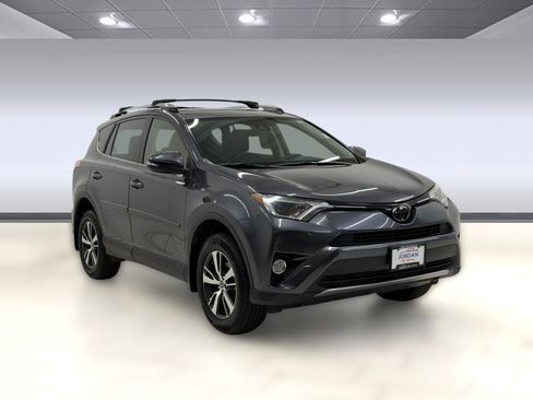 Used 2017 Toyota RAV4 XLE w/ Plus Extra Value Package FWD image 6