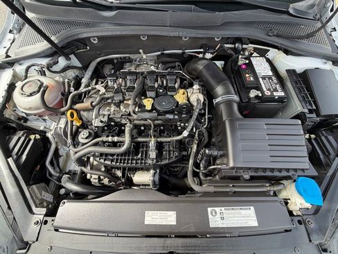 Used 2018 Volkswagen GTI SE image 15