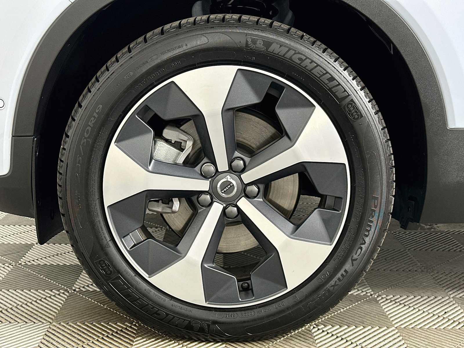 Used 2026 Volvo XC40 B5 Plus w/ Protection Package Premier AWD/4WD image 30
