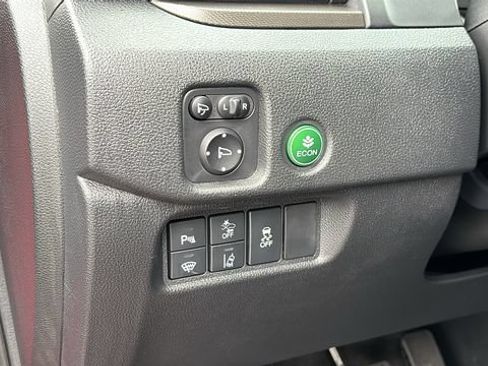 Used 2025 Honda Passport TrailSport image 11