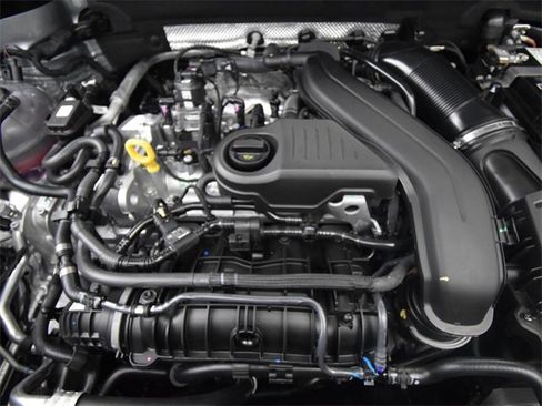 New 2024 Volkswagen Taos SE image 27