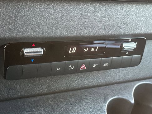 Used 2024 Mercedes-Benz Sprinter 2500 image 20