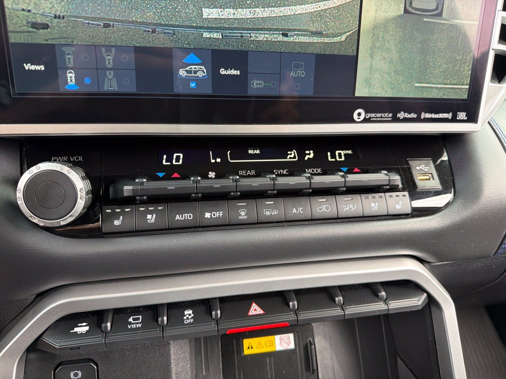 Used 2024 Toyota Sequoia Platinum AWD/4WD image 13