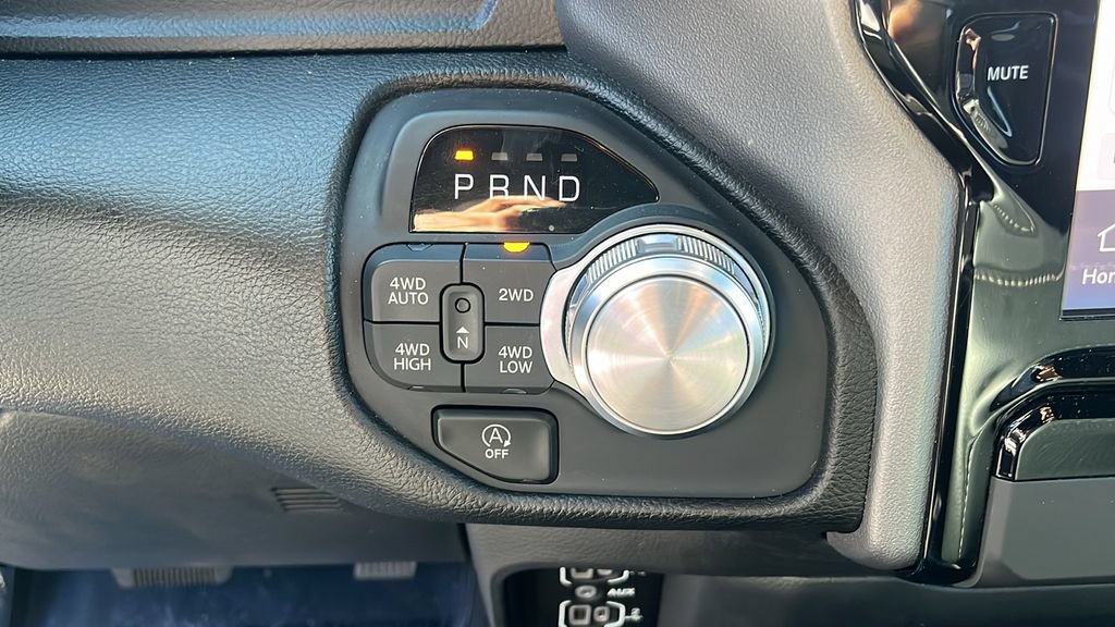 Used 2025 RAM 1500 Laramie AWD/4WD image 16