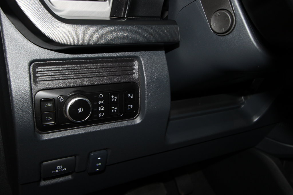 Used 2025 Ford F250 Platinum AWD/4WD image 11