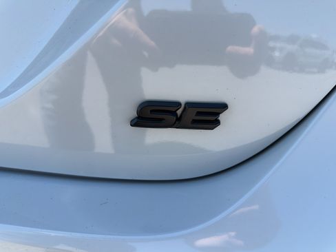 Used 2024 Toyota Camry SE image 20