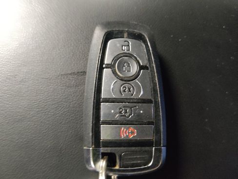 Used 2024 Ford Explorer XLT w/ Equipment Group 202A RWD image 32