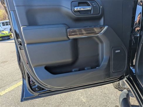 Used 2021 Chevrolet Silverado 1500 LT Trail Boss w/ Convenience Package II image 9