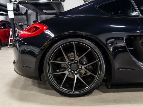 Used 2016 Porsche Cayman image 8