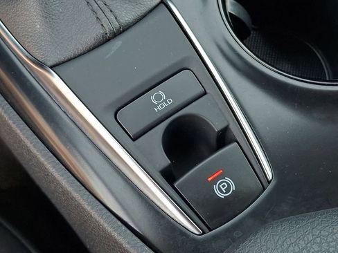 Used 2020 Toyota Camry LE AWD/4WD image 28