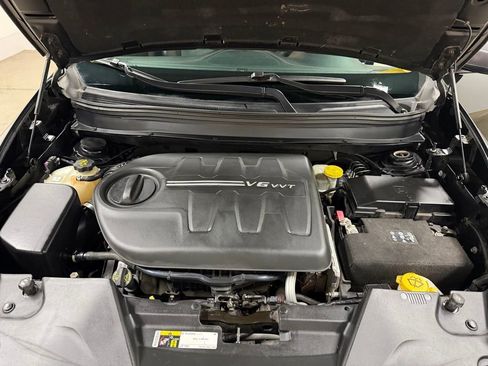 Used 2016 Jeep Cherokee Trailhawk w/ Comfort/Convenience Group AWD/4WD image 40