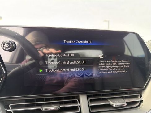 New 2026 Chevrolet Trax RS w/ Sunroof Package image 33