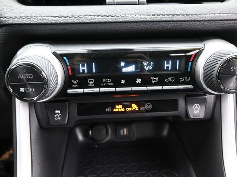 Certified 2025 Toyota RAV4 XLE image 30