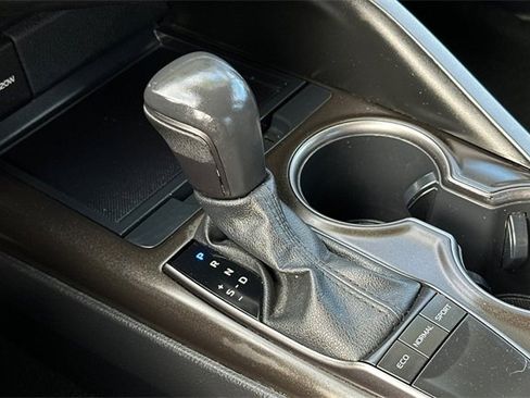 Used 2023 Toyota Camry SE image 22