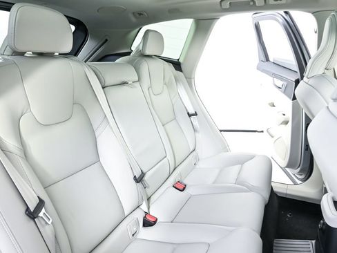 New 2026 Volvo XC60 T8 Ultra w/ Protection Package Premier AWD/4WD image 22