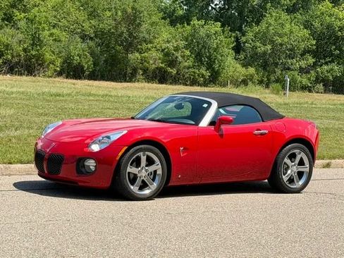 Used 2007 Pontiac Solstice GXP w/ Premium Package RWD image 5