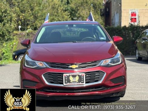 Used 2016 Chevrolet Cruze LT w/ Convenience Package image 2