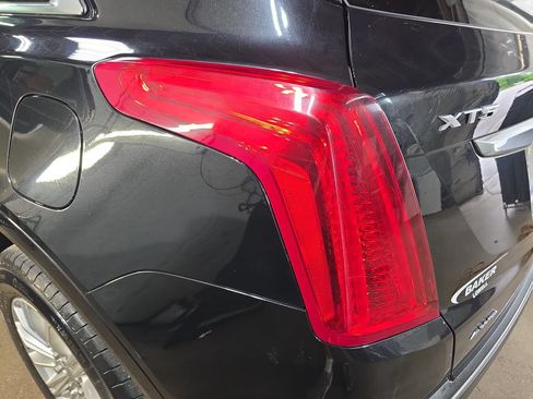 Used 2018 Cadillac XT5 AWD image 34