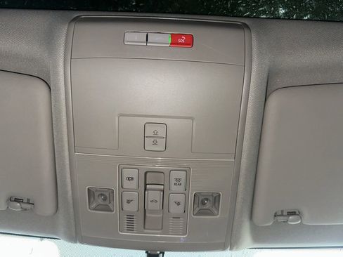 Used 2021 Volkswagen Atlas SE FWD image 23