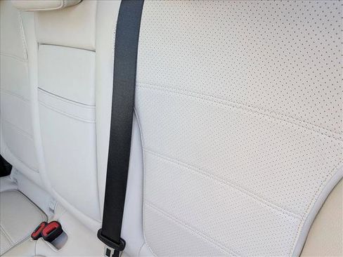 Certified 2024 Mercedes-Benz GLC 300 image 18