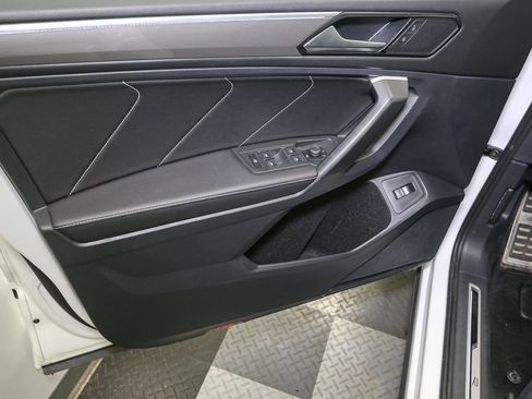 Certified 2024 Volkswagen Tiguan SE R-Line image 45
