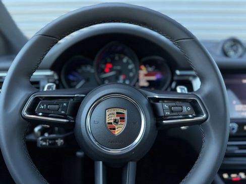 New 2026 Porsche Macan image 16