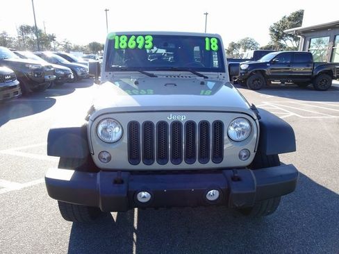 Used 2018 Jeep Wrangler Unlimited Sport S image 9
