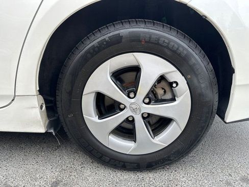 Used 2013 Toyota Prius Two image 10