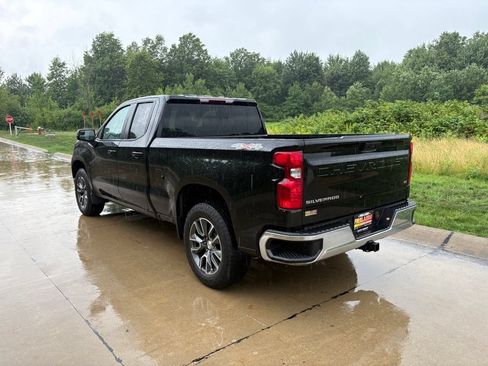Used 2025 Chevrolet Silverado 1500 LT AWD/4WD image 7