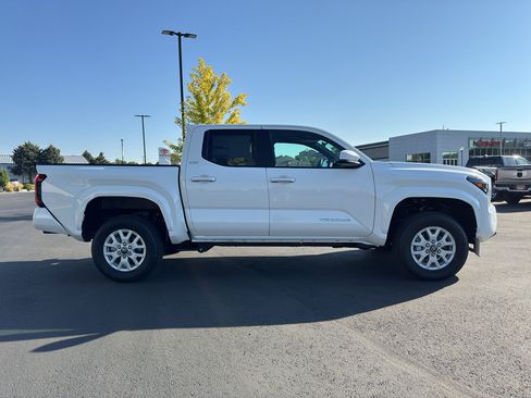 New 2025 Toyota Tacoma SR5 image 2