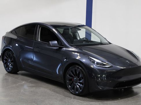 Used 2024 Tesla Model Y Performance AWD/4WD image 5