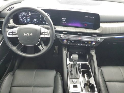 Used 2024 Kia Telluride SX image 16