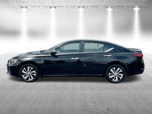 Certified 2025 Nissan Altima 2.5 S FWD image 10