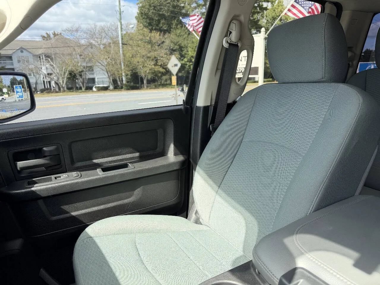 Used 2015 RAM 1500 Express AWD/4WD image 17
