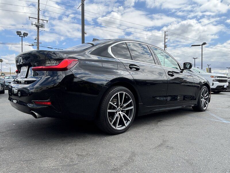 Used 2021 BMW 330i Sedan w/ Driving Assistance Package RWD image 7