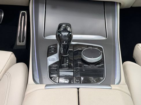 Used 2021 BMW X5 xDrive40i w/ M Sport Package AWD/4WD image 17
