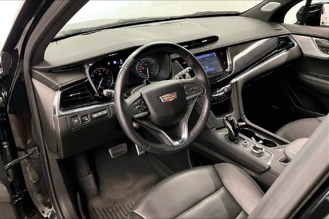 Used 2024 Cadillac XT6 Sport w/ LPO, ONYX Package AWD/4WD image 16