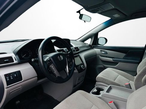 Used 2016 Honda Odyssey SE image 6