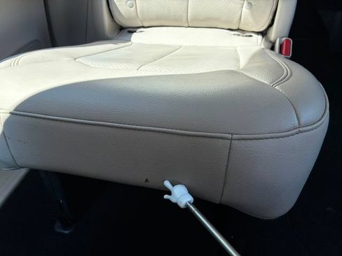 Used 2021 Chrysler Pacifica Touring-L FWD image 42