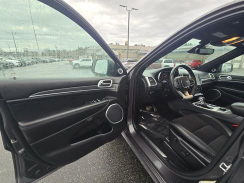 Used 2021 Jeep Grand Cherokee SRT AWD/4WD image 16
