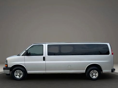 Used 2017 Chevrolet Express 3500 LT w/ LT Preferred Equipment Group image 3